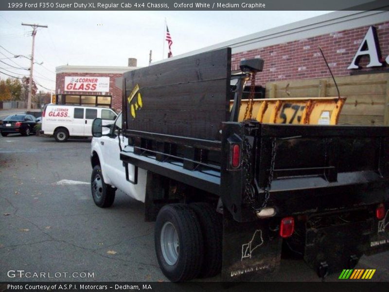 Oxford White / Medium Graphite 1999 Ford F350 Super Duty XL Regular Cab 4x4 Chassis