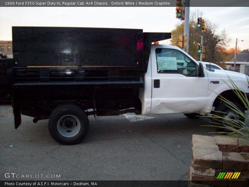 Oxford White / Medium Graphite 1999 Ford F350 Super Duty XL Regular Cab 4x4 Chassis