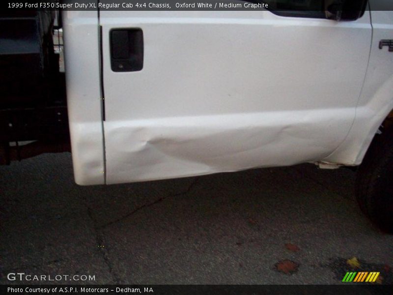 Oxford White / Medium Graphite 1999 Ford F350 Super Duty XL Regular Cab 4x4 Chassis