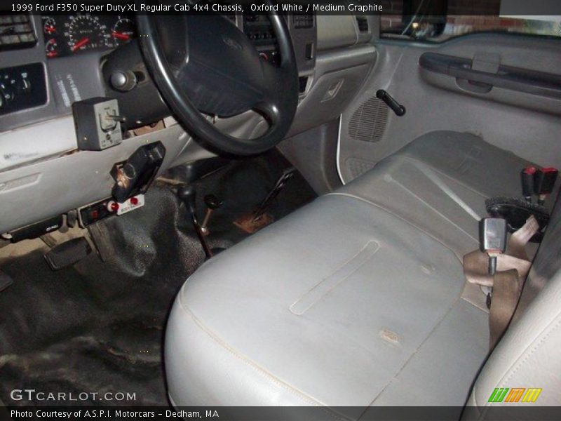 Oxford White / Medium Graphite 1999 Ford F350 Super Duty XL Regular Cab 4x4 Chassis