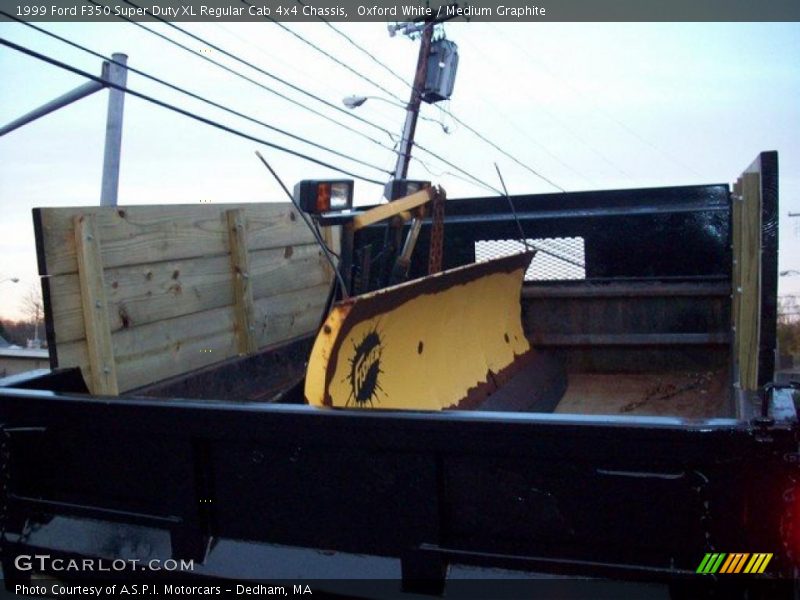 Oxford White / Medium Graphite 1999 Ford F350 Super Duty XL Regular Cab 4x4 Chassis