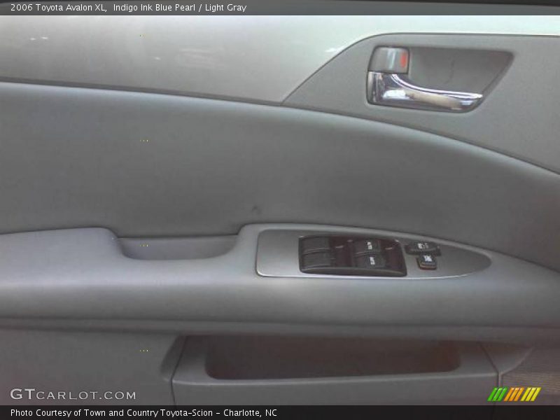 Indigo Ink Blue Pearl / Light Gray 2006 Toyota Avalon XL