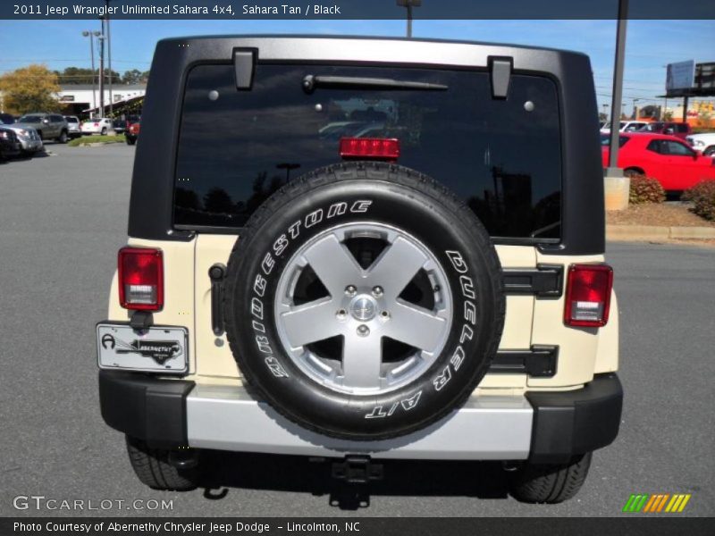 Sahara Tan / Black 2011 Jeep Wrangler Unlimited Sahara 4x4