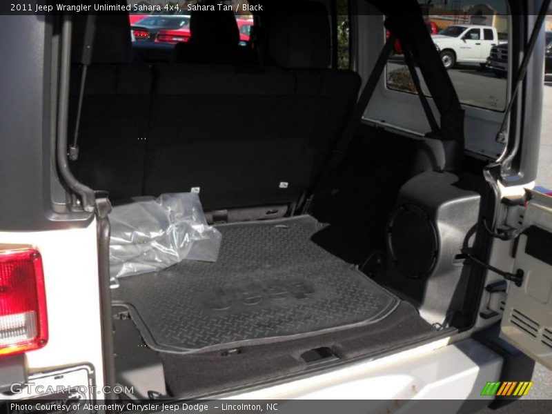 Sahara Tan / Black 2011 Jeep Wrangler Unlimited Sahara 4x4