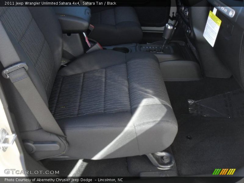 Sahara Tan / Black 2011 Jeep Wrangler Unlimited Sahara 4x4