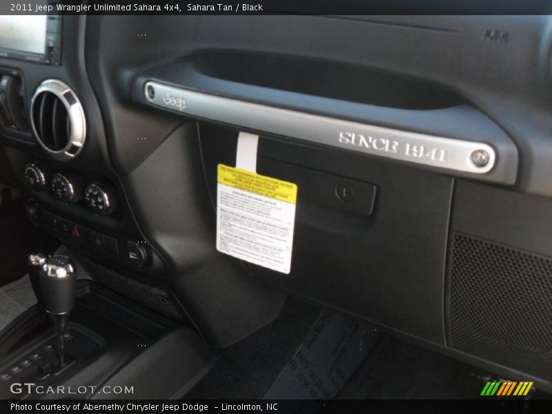  2011 Wrangler Unlimited Sahara 4x4 Black Interior