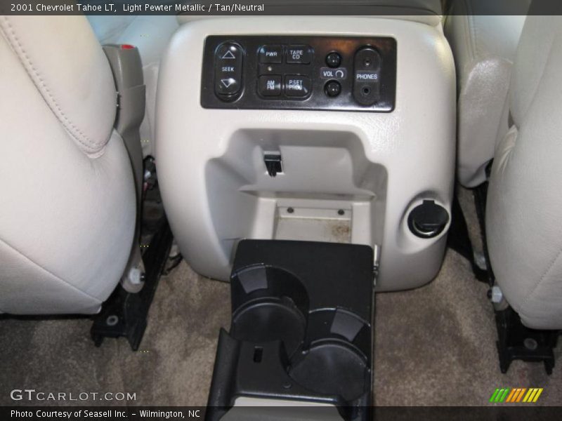 Light Pewter Metallic / Tan/Neutral 2001 Chevrolet Tahoe LT