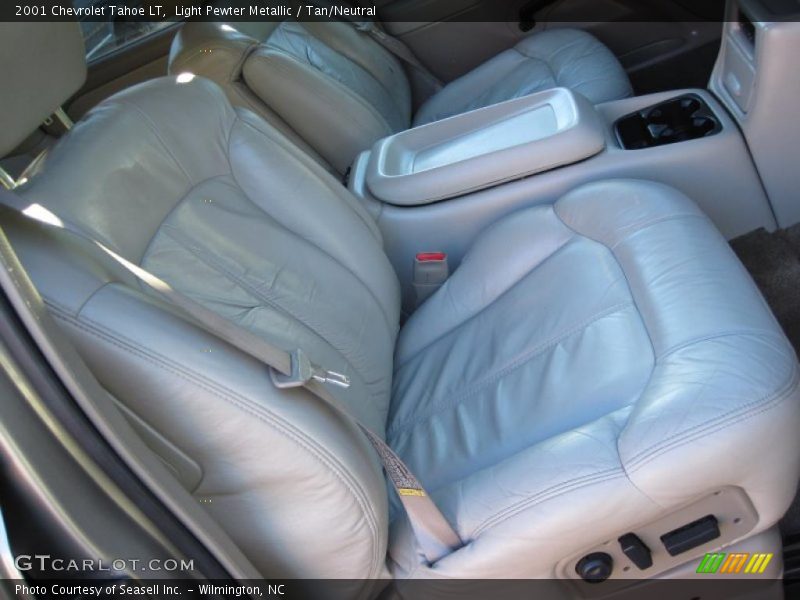 Light Pewter Metallic / Tan/Neutral 2001 Chevrolet Tahoe LT
