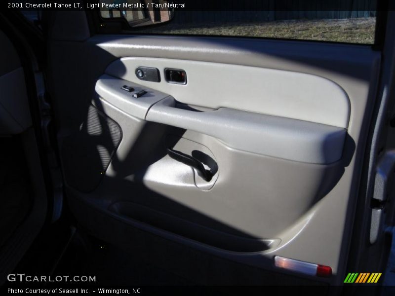 Light Pewter Metallic / Tan/Neutral 2001 Chevrolet Tahoe LT