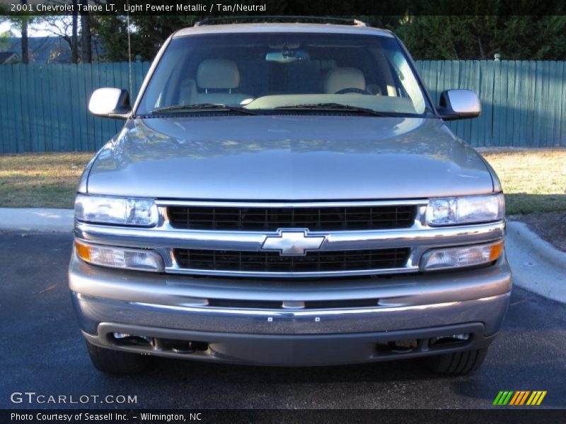 Light Pewter Metallic / Tan/Neutral 2001 Chevrolet Tahoe LT