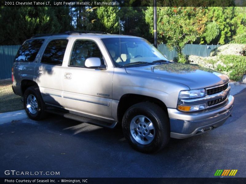 Light Pewter Metallic / Tan/Neutral 2001 Chevrolet Tahoe LT