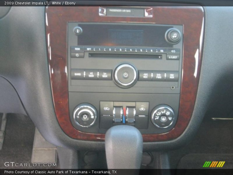 White / Ebony 2009 Chevrolet Impala LT