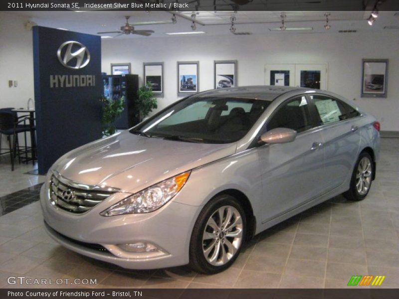 Iridescent Silver Blue Metallic / Black 2011 Hyundai Sonata SE