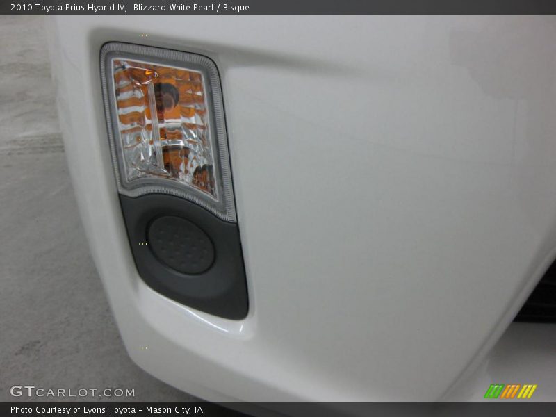 Blizzard White Pearl / Bisque 2010 Toyota Prius Hybrid IV