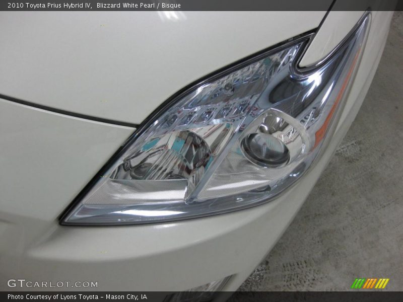Blizzard White Pearl / Bisque 2010 Toyota Prius Hybrid IV