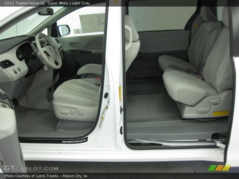 Super White / Light Gray 2011 Toyota Sienna LE