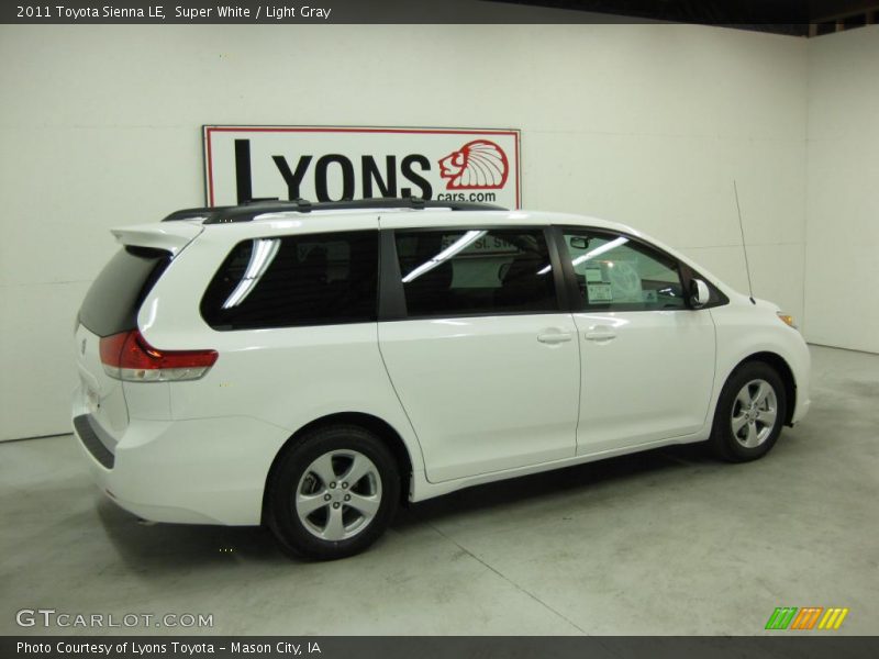 Super White / Light Gray 2011 Toyota Sienna LE