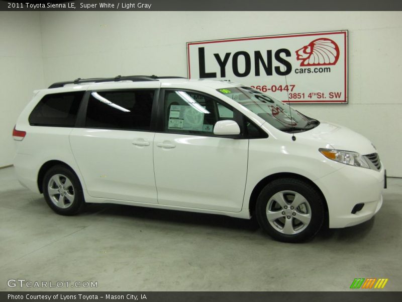 Super White / Light Gray 2011 Toyota Sienna LE