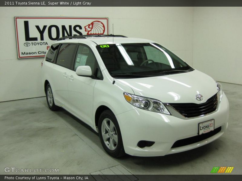 Super White / Light Gray 2011 Toyota Sienna LE