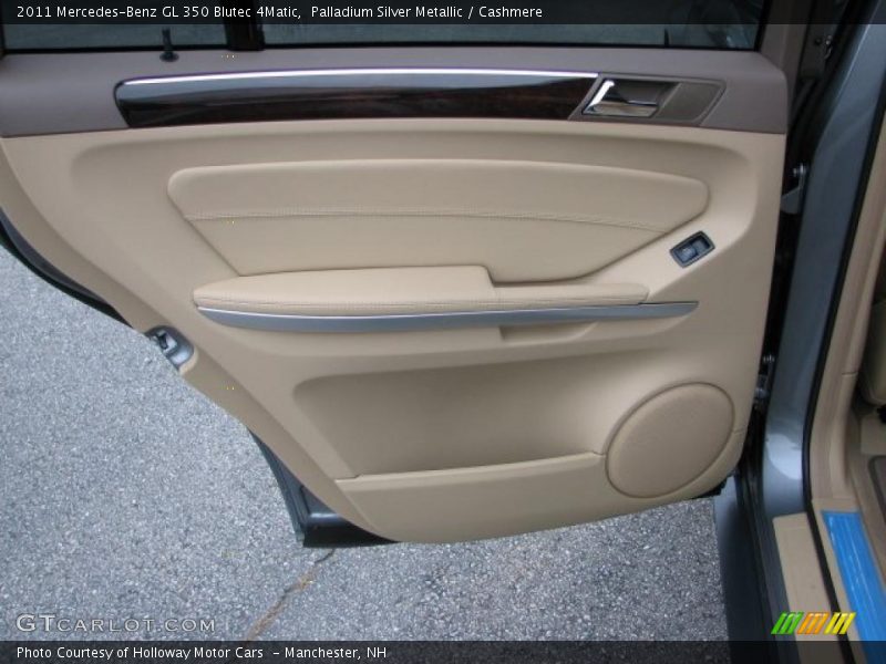 Door Panel of 2011 GL 350 Blutec 4Matic