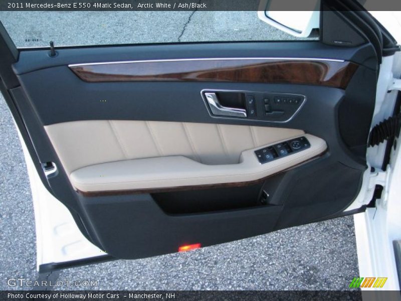 Door Panel of 2011 E 550 4Matic Sedan