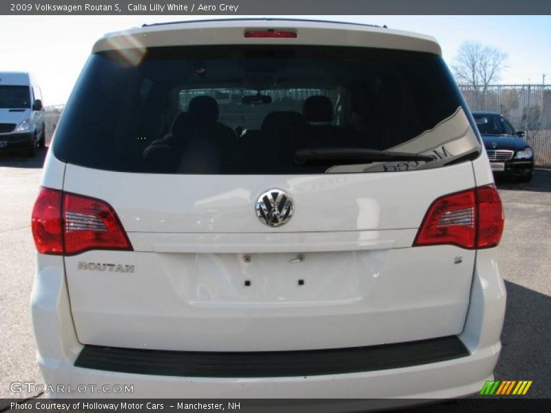Calla Lilly White / Aero Grey 2009 Volkswagen Routan S