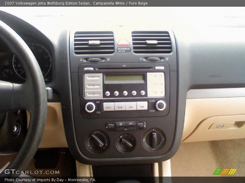 Campanella White / Pure Beige 2007 Volkswagen Jetta Wolfsburg Edition Sedan