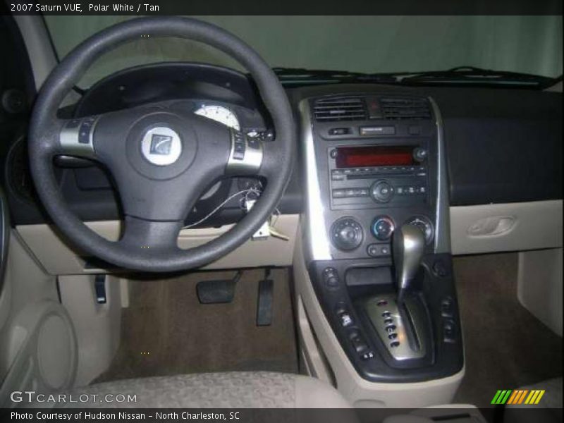 Polar White / Tan 2007 Saturn VUE