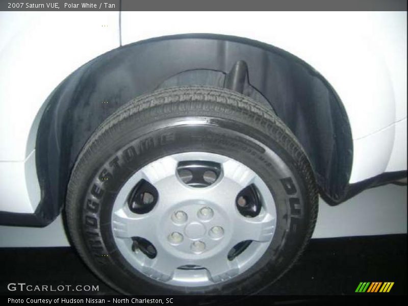 Polar White / Tan 2007 Saturn VUE
