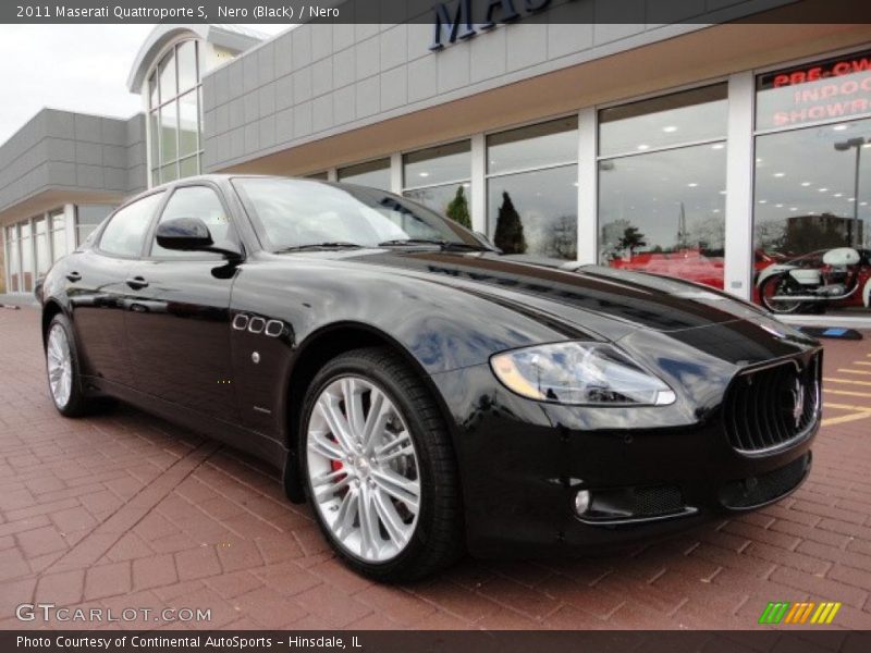 Front 3/4 View of 2011 Quattroporte S