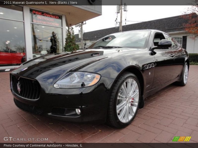 Front 3/4 View of 2011 Quattroporte S