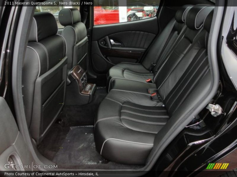  2011 Quattroporte S Nero Interior