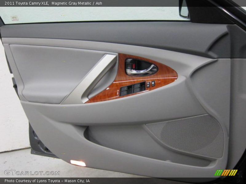 Magnetic Gray Metallic / Ash 2011 Toyota Camry XLE