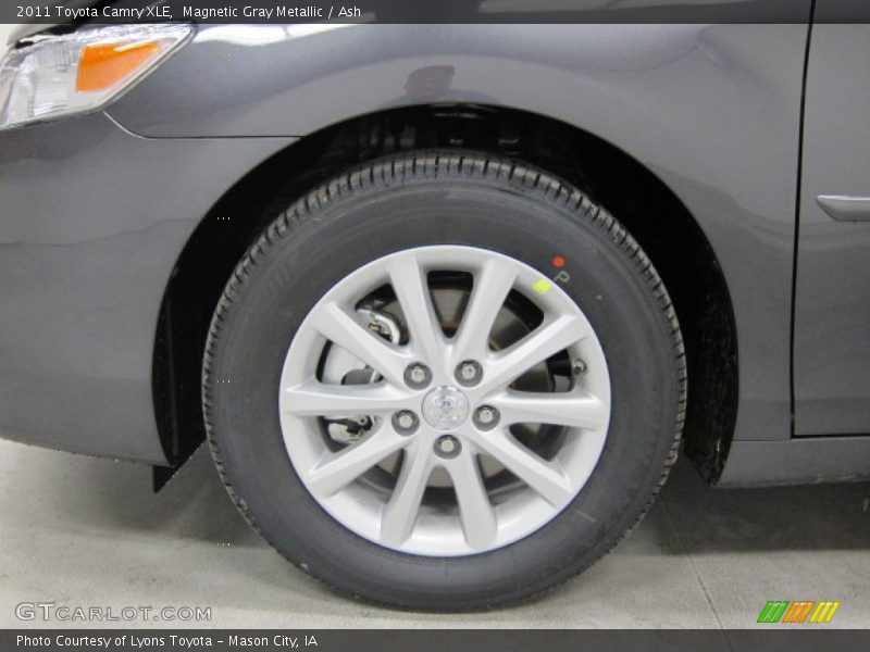 Magnetic Gray Metallic / Ash 2011 Toyota Camry XLE