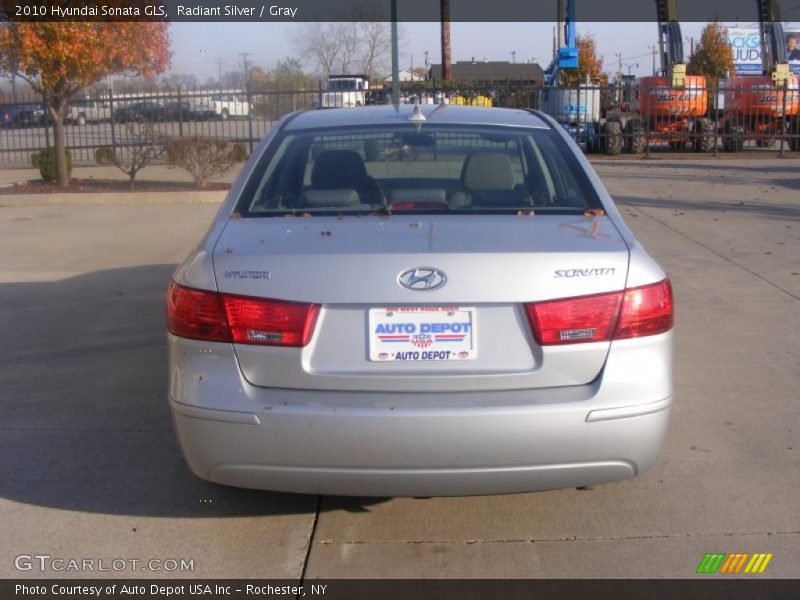Radiant Silver / Gray 2010 Hyundai Sonata GLS