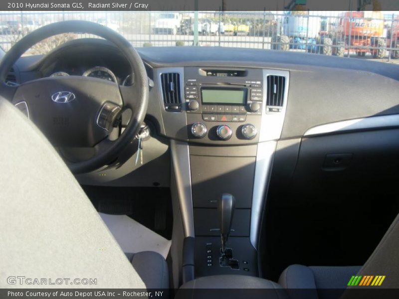 Radiant Silver / Gray 2010 Hyundai Sonata GLS