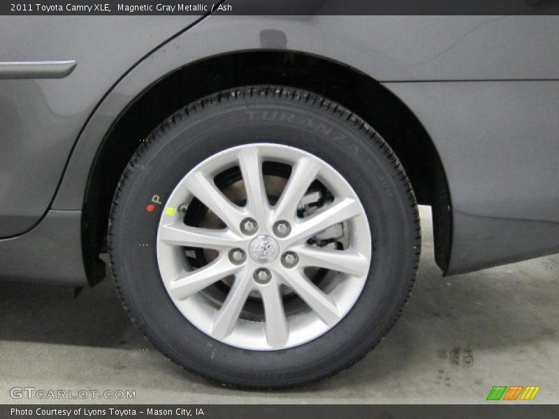 Magnetic Gray Metallic / Ash 2011 Toyota Camry XLE