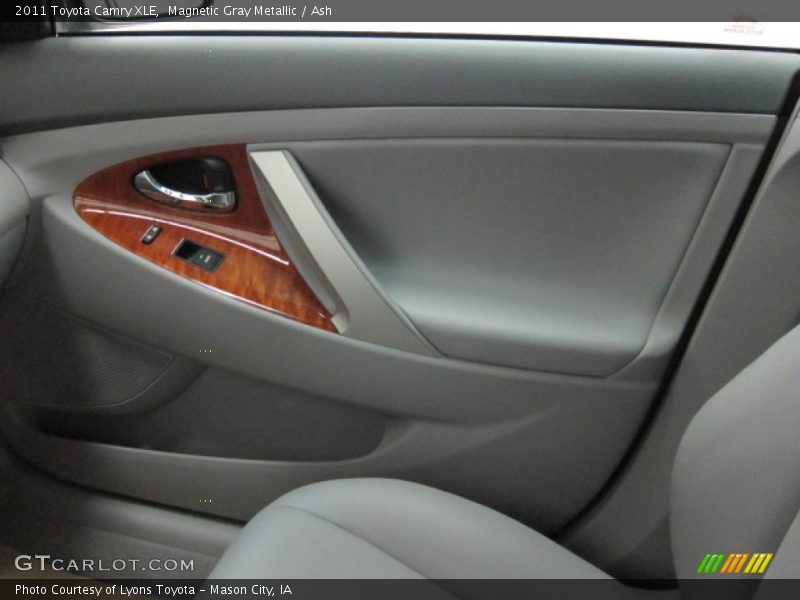Magnetic Gray Metallic / Ash 2011 Toyota Camry XLE