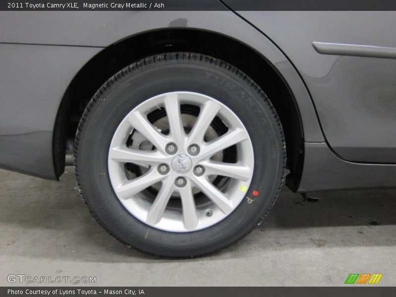 Magnetic Gray Metallic / Ash 2011 Toyota Camry XLE