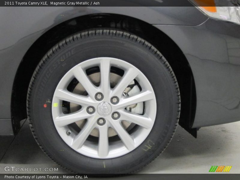 Magnetic Gray Metallic / Ash 2011 Toyota Camry XLE