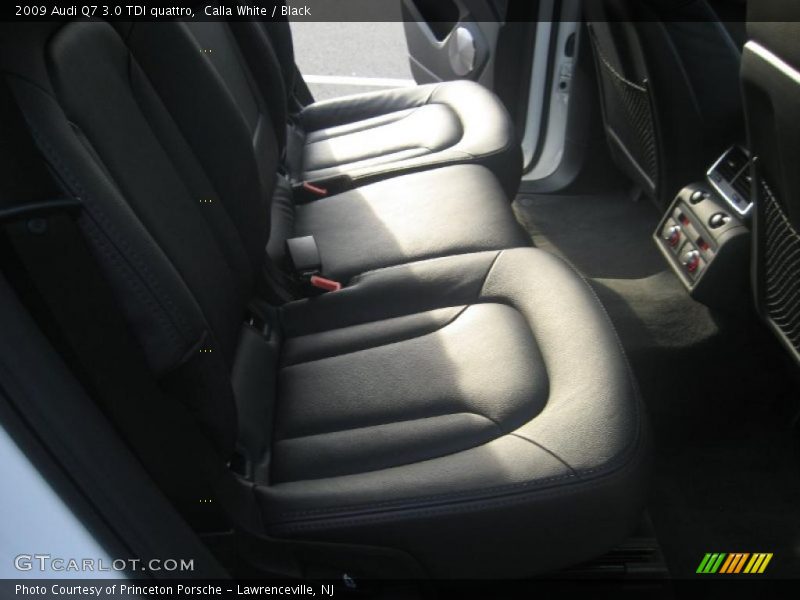 Calla White / Black 2009 Audi Q7 3.0 TDI quattro
