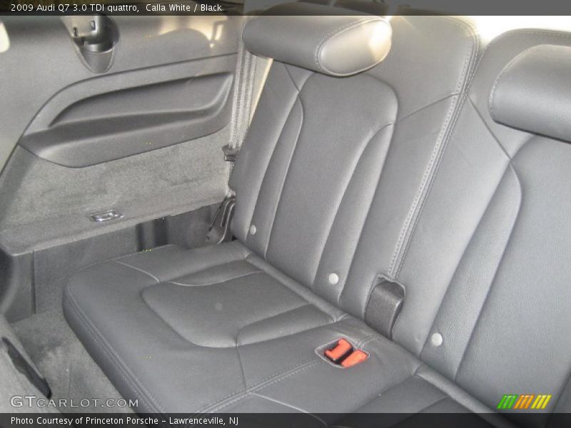 Calla White / Black 2009 Audi Q7 3.0 TDI quattro