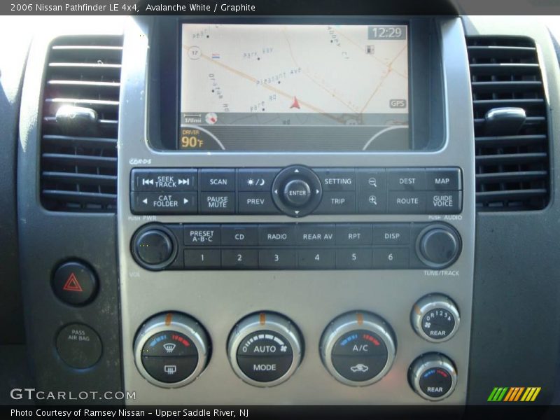 Avalanche White / Graphite 2006 Nissan Pathfinder LE 4x4