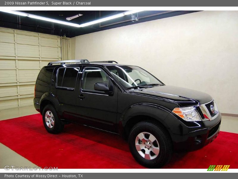 Super Black / Charcoal 2009 Nissan Pathfinder S