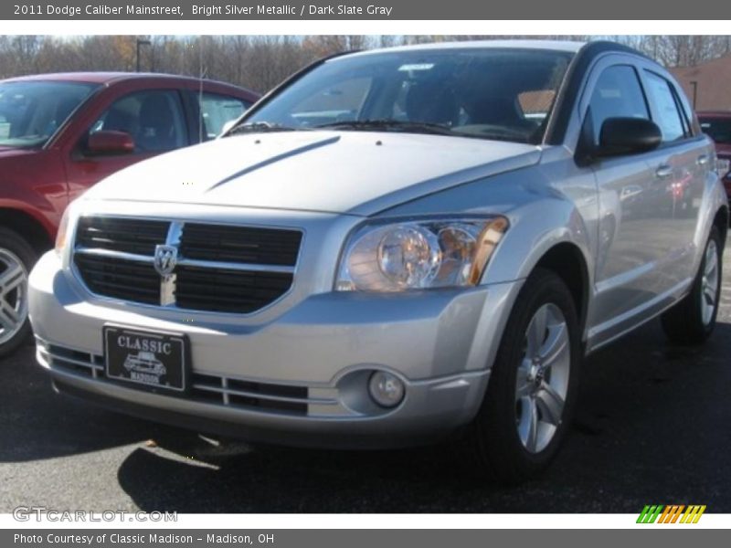 Bright Silver Metallic / Dark Slate Gray 2011 Dodge Caliber Mainstreet