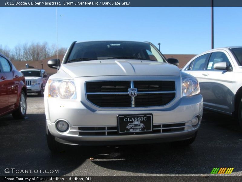 Bright Silver Metallic / Dark Slate Gray 2011 Dodge Caliber Mainstreet