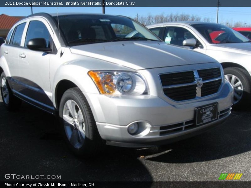 Bright Silver Metallic / Dark Slate Gray 2011 Dodge Caliber Mainstreet