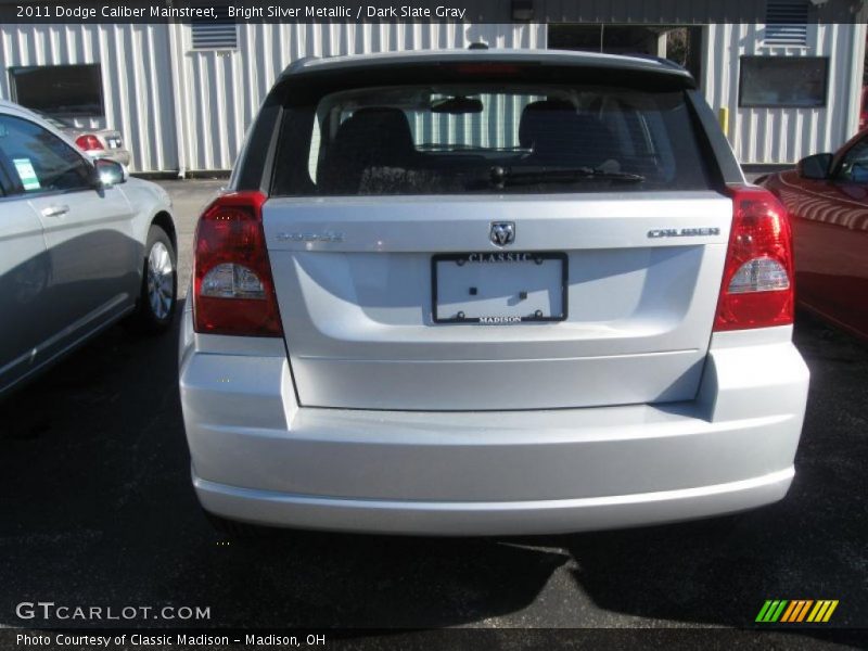 Bright Silver Metallic / Dark Slate Gray 2011 Dodge Caliber Mainstreet