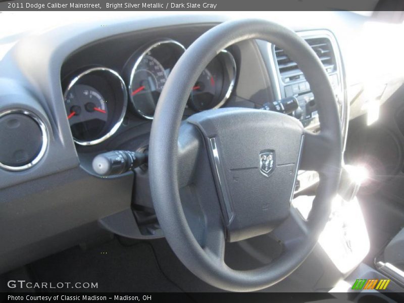 Bright Silver Metallic / Dark Slate Gray 2011 Dodge Caliber Mainstreet