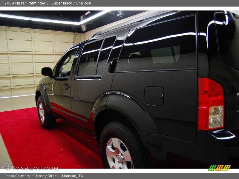 Super Black / Charcoal 2009 Nissan Pathfinder S